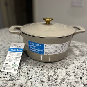 New Viking 5 Qt Taupe Gold knob Cast Iron Roaster Gold enamel coated cookware